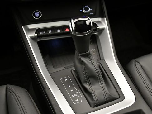 Used 2025 Audi Q3 2.0T Premium w/ Convenience Package image 29