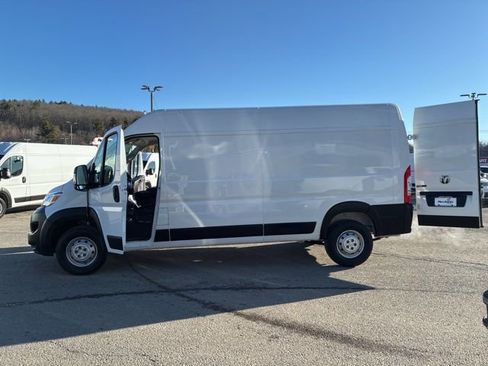 Used 2023 RAM ProMaster 2500 FWD image 14