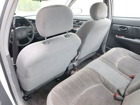 Used 2003 Buick Century Custom image 37