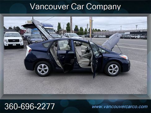 Used 2012 Toyota Prius Three w/ Solar Roof Pkg FWD image 13
