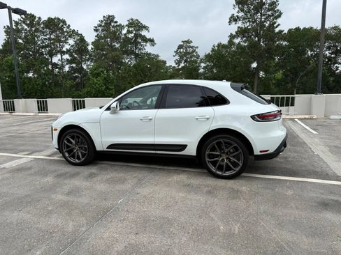 Used 2022 Porsche Macan w/ Premium Package Plus AWD/4WD image 2