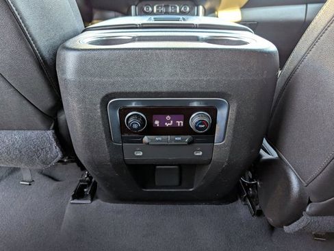 Used 2021 Chevrolet Suburban LT image 16