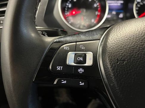 Used 2020 Volkswagen Tiguan SE FWD image 22