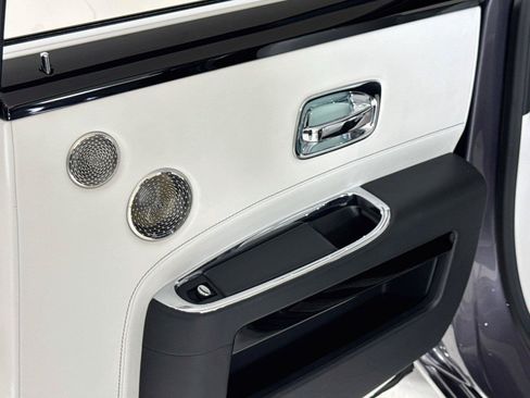 Used 2019 Rolls-Royce Ghost RWD image 30