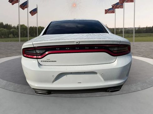 Used 2020 Dodge Charger SXT w/ Leather Interior Group RWD image 3