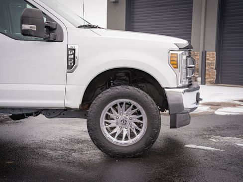 Used 2019 Ford F250 XLT AWD/4WD image 4