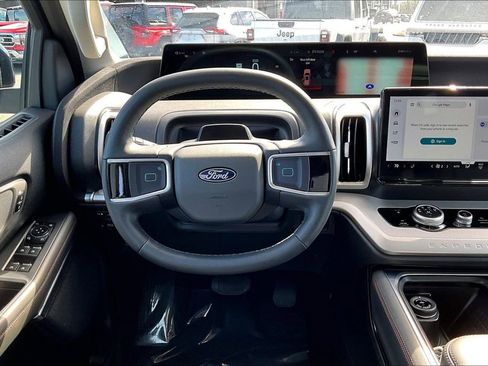 Used 2025 Ford Expedition Max Active image 10
