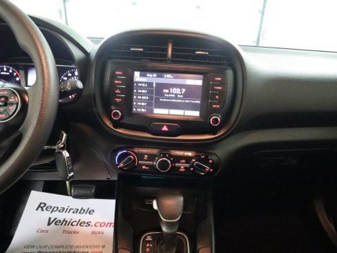 Used 2021 Kia Soul LX FWD image 13