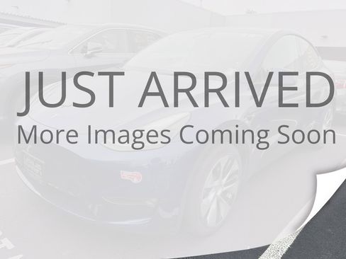 Used 2024 Tesla Model Y Long Range AWD/4WD image 3