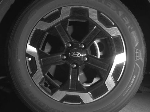 Used 2026 Hyundai Santa Fe SEL FWD image 17
