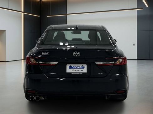 Used 2026 Toyota Camry SE FWD image 5
