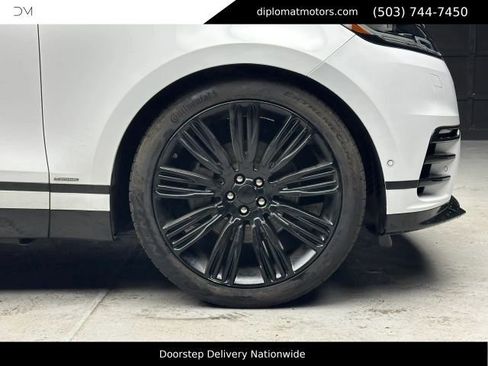 Used 2018 Land Rover Range Rover Velar R-Dynamic SE AWD/4WD image 44