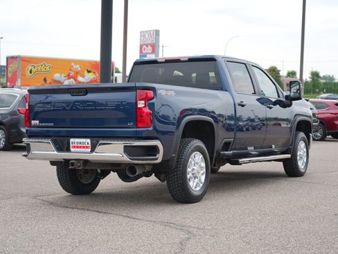 Used 2021 Chevrolet Silverado 3500 LT w/ Convenience Package AWD/4WD image 3