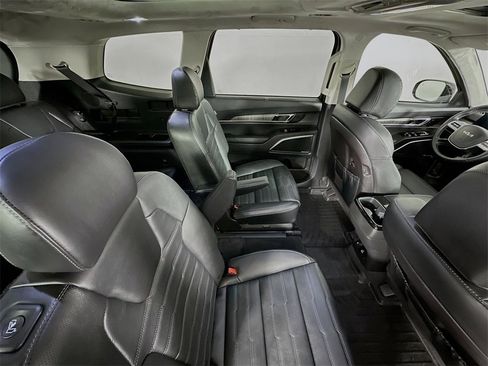 Used 2025 Kia Telluride SX Prestige image 9