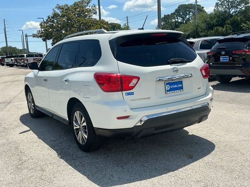Used 2018 Nissan Pathfinder SV FWD image 4