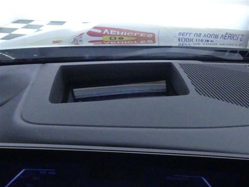 Used 2025 BMW 530i xDrive w/ Premium Package image 25