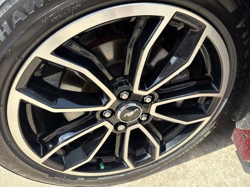 Used 2014 Ford Mustang GT Premium w/ Comfort Package RWD image 29