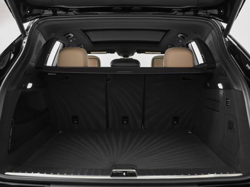 Used 2025 Porsche Cayenne image 16