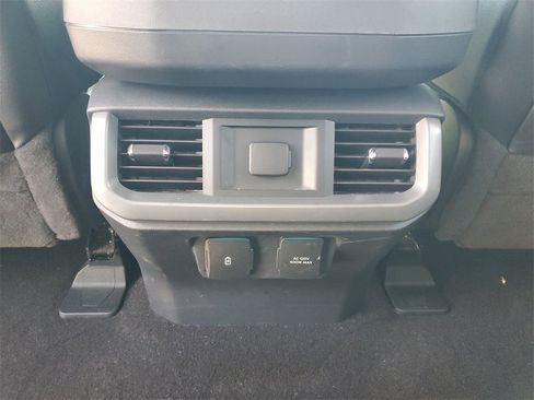 Used 2022 Ford F150 Lariat image 18