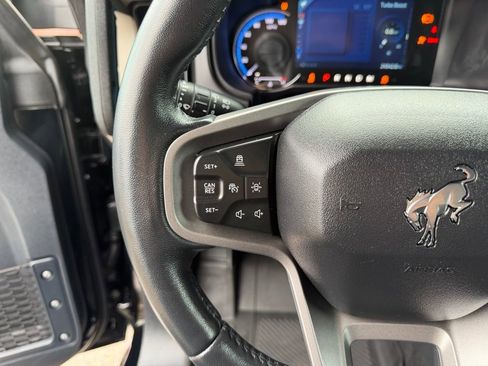 Used 2023 Ford Bronco Wildtrak image 17