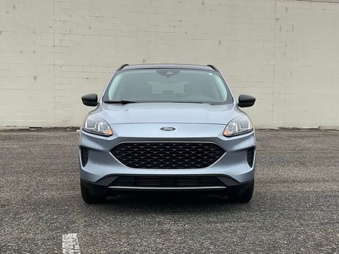 Used 2022 Ford Escape SE image 9