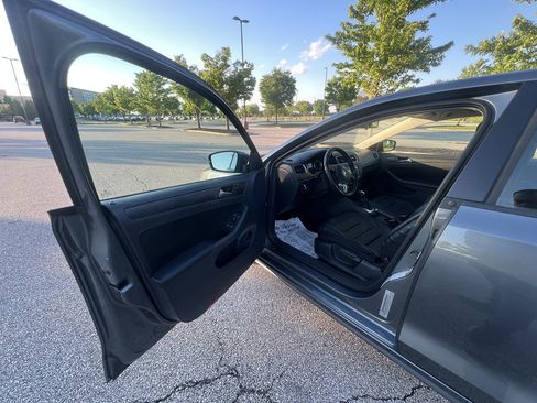 Used 2012 Volkswagen Jetta SE FWD image 15