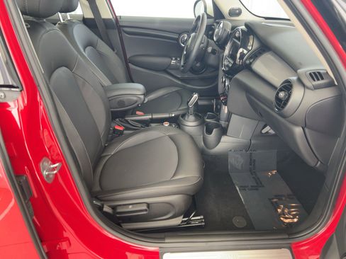 Used 2020 MINI Cooper 4-Door Hardtop image 28