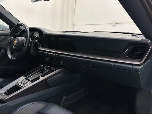 Used 2022 Porsche 911 Carrera RWD image 22