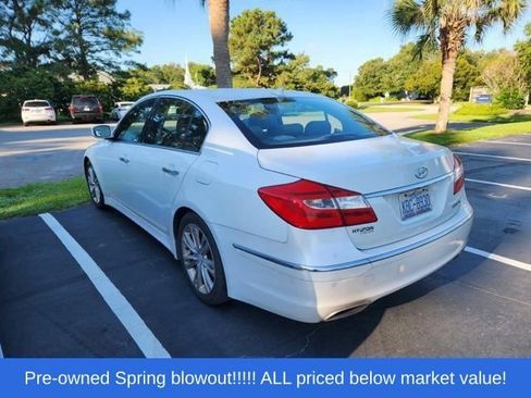 Used 2013 Hyundai Genesis 3.8 w/ Technology Pkg RWD image 7