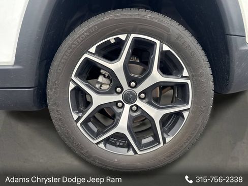 Used 2025 Jeep Compass Limited AWD/4WD image 23