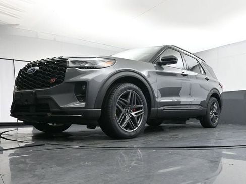 New 2026 Ford Explorer ST w/ Sun And Sound Package image 26