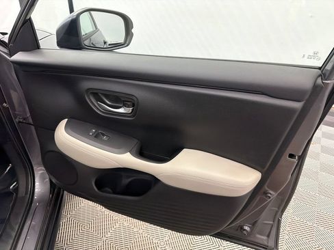 Used 2025 Honda HR-V LX image 14