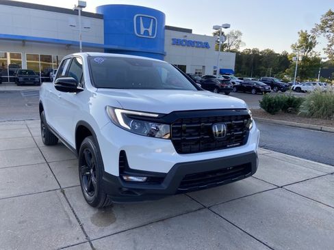Used 2026 Honda Ridgeline Black Edition image 2