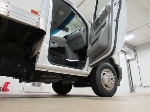 Used 2024 Ford E-350 and Econoline 350 Super Duty w/ Power Windows & Locks Group image 23