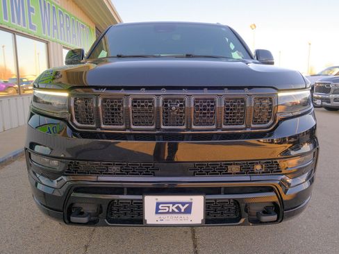 Used 2023 Jeep Grand Wagoneer L Series III w/ Rear Seat Video Group 1 image 14