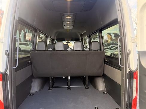 Used 2022 Mercedes-Benz Sprinter 2500 image 18