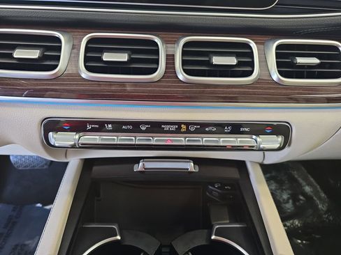 Certified 2022 Mercedes-Benz GLS 450 4MATIC image 25