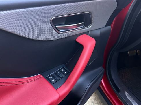 Used 2018 Jaguar F-PACE S image 11