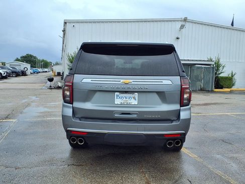 Used 2024 Chevrolet Suburban Premier AWD/4WD image 22
