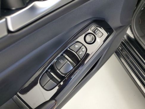 Used 2024 Nissan Altima 2.5 SR FWD image 21