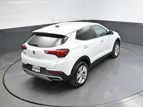 Used 2025 Buick Encore GX Preferred AWD/4WD image 32
