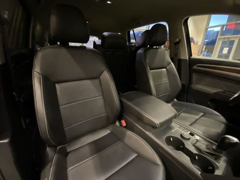 Used 2021 Volkswagen Atlas SE image 27