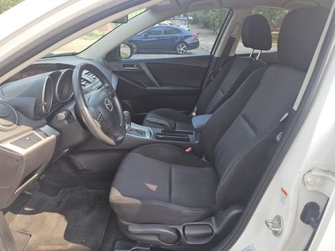 Used 2010 MAZDA MAZDA3 i Touring FWD image 9