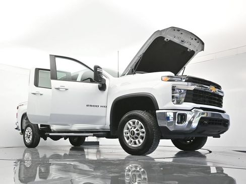 Used 2025 Chevrolet Silverado 2500 LT w/ Convenience Package AWD/4WD image 50