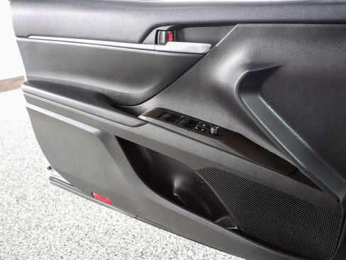 Used 2023 Toyota Camry SE image 21