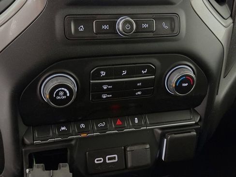 Used 2023 Chevrolet Silverado 1500 Custom image 17