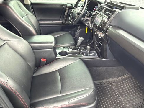 Used 2015 Toyota 4Runner Trail Premium AWD/4WD image 33