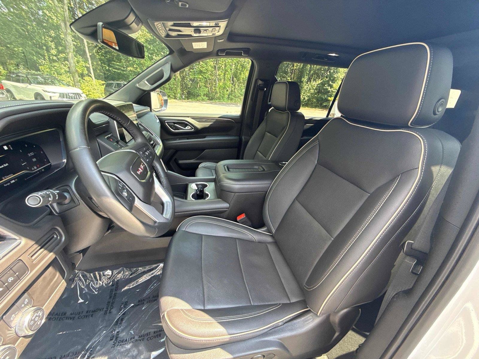 Used 2023 GMC Yukon XL SLT AWD/4WD image 11