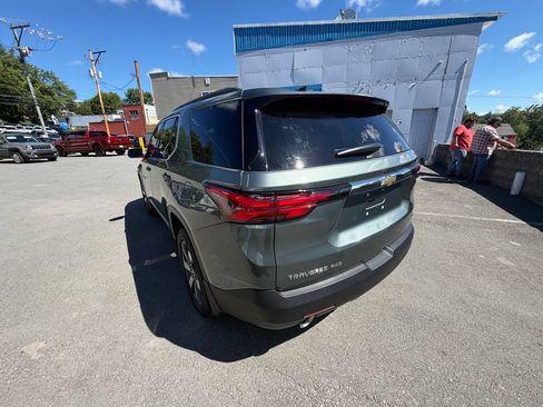 Used 2023 Chevrolet Traverse LT w/ LT Premium Package AWD/4WD image 3