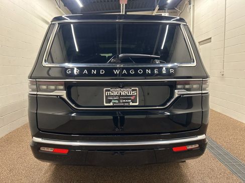 Used 2025 Jeep Grand Wagoneer Series III AWD/4WD image 3